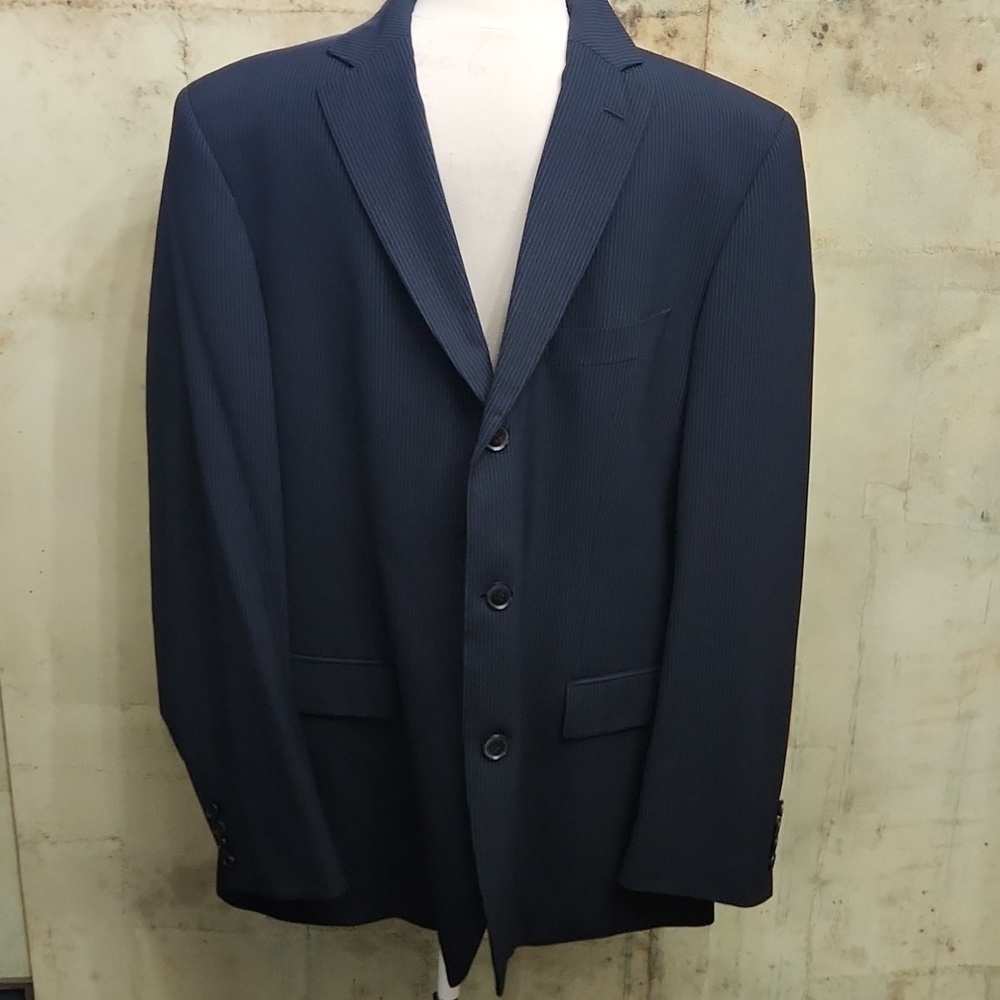 Hugo Boss Mens Blazer Sport Coat Size 42 R Navy And White Pin Stripe.